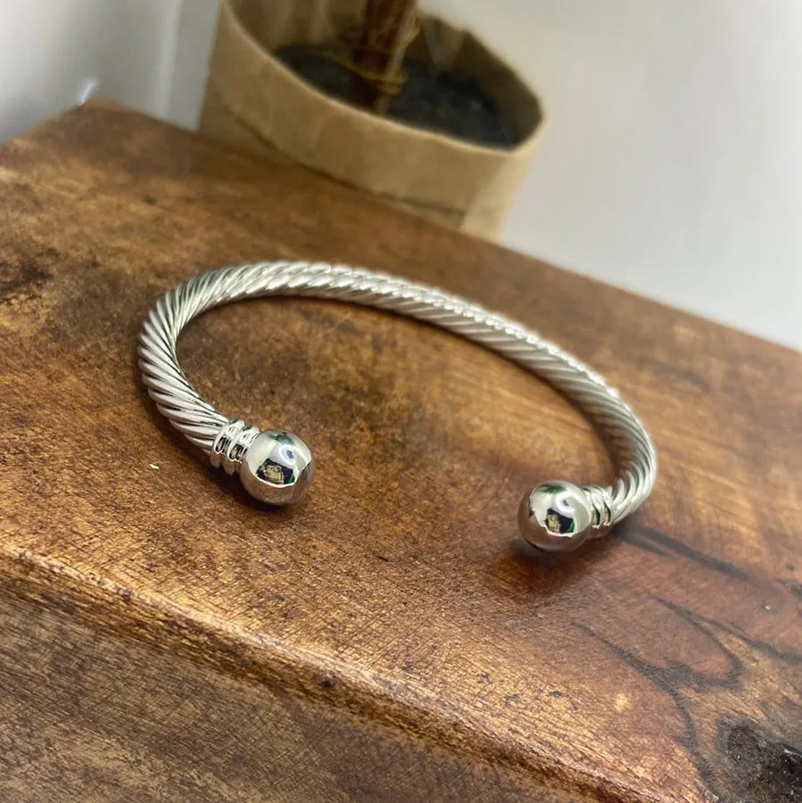 Cuff 61