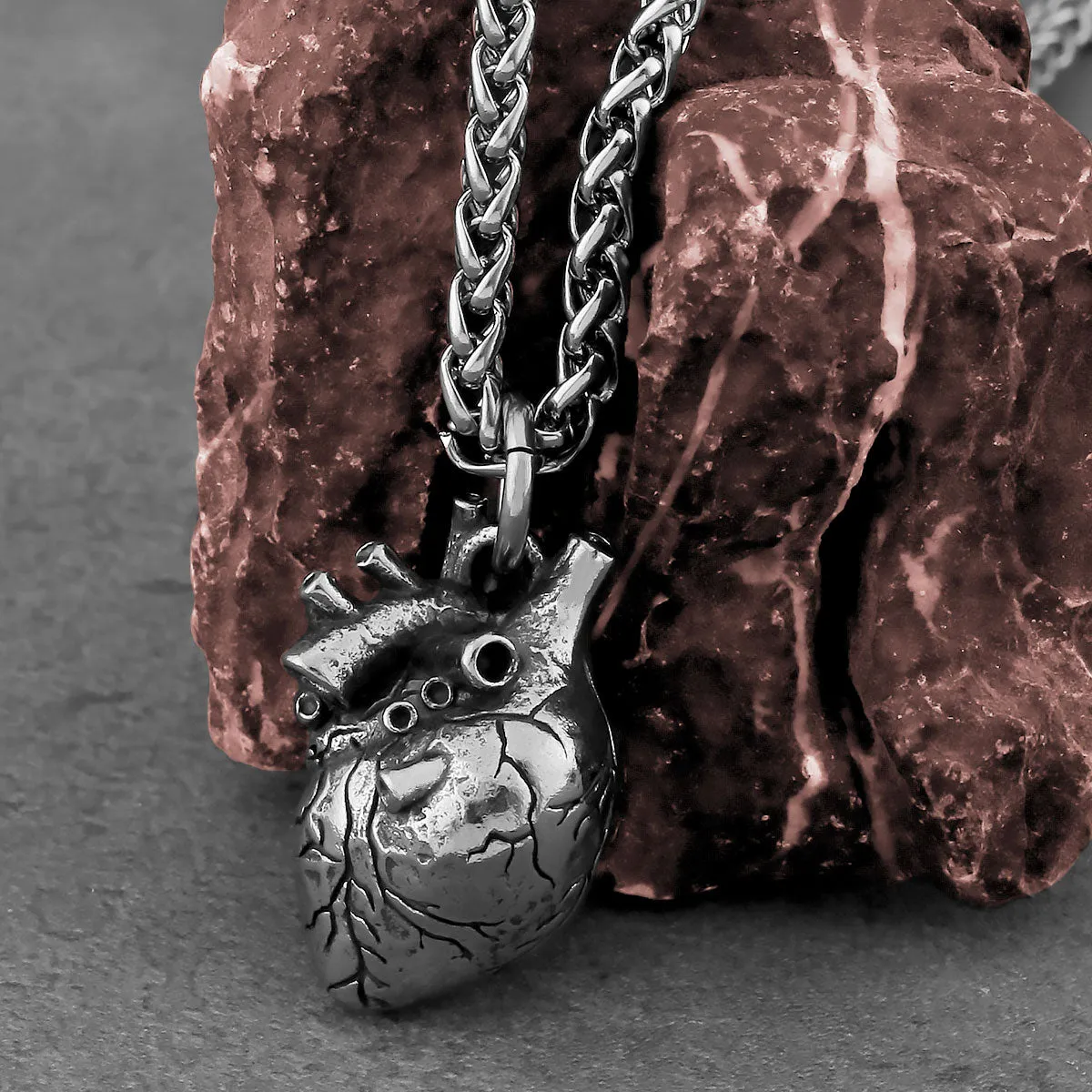 Fashion Minimalist Heart Necklace Men and Women Anatomical Heart Hip Hop Pendant