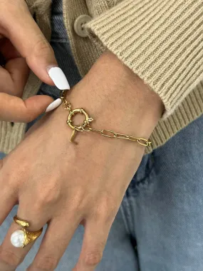 Gold Plated Letter L Bracelet: Style with a Personal Touch