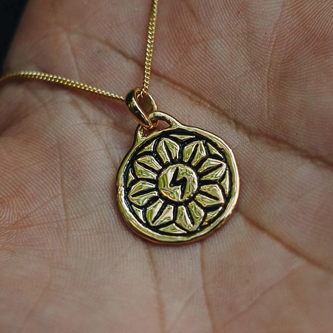 GOOD LUCK DESERT FLOWER PENDANT NECKLACE | 24K GOLD PLATED