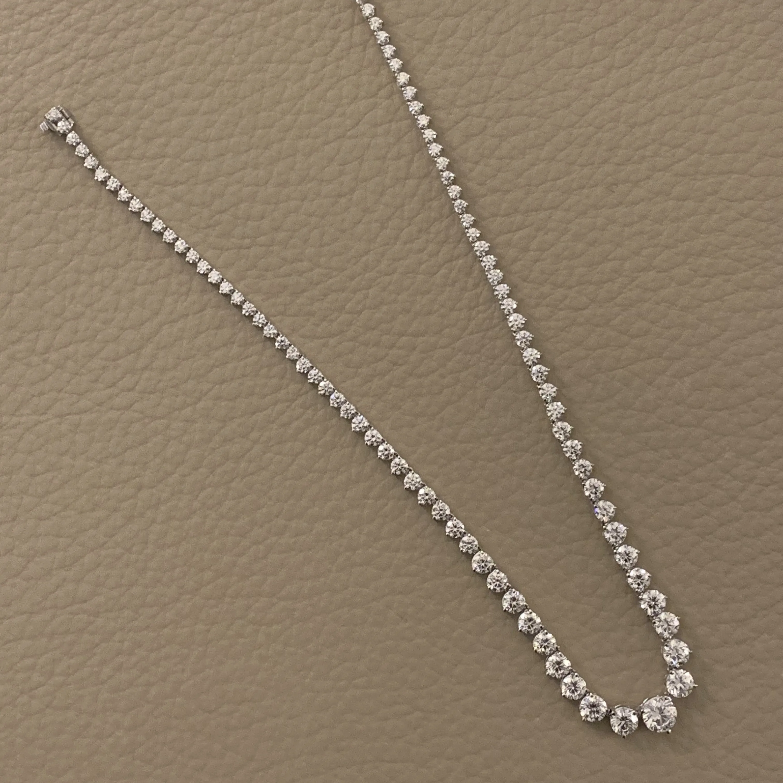 Graduated Riviera Tennis Necklace (25 ct EF VVS GIA Diamonds) in White Gold