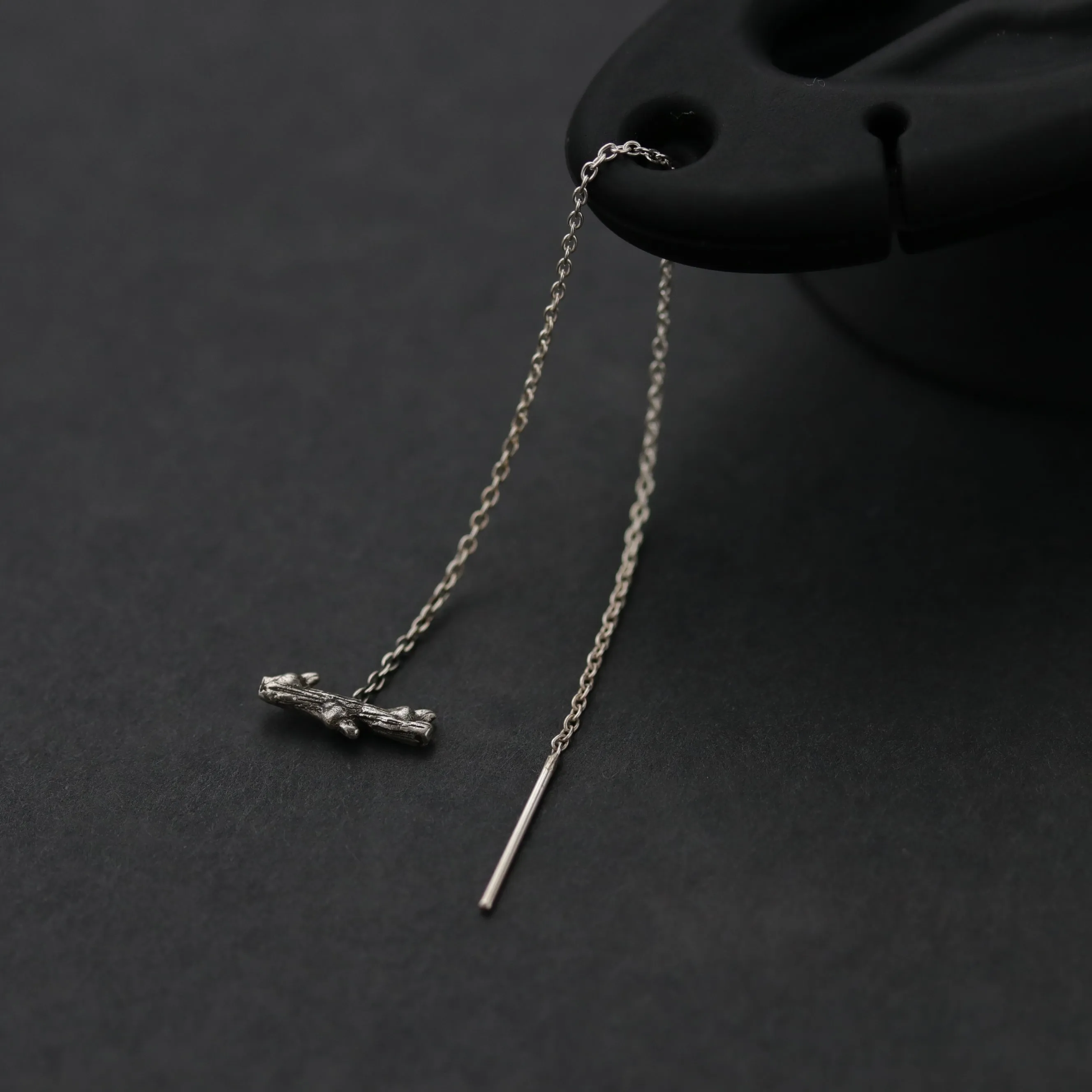 Silvestre Thorny Branch Threader Earring