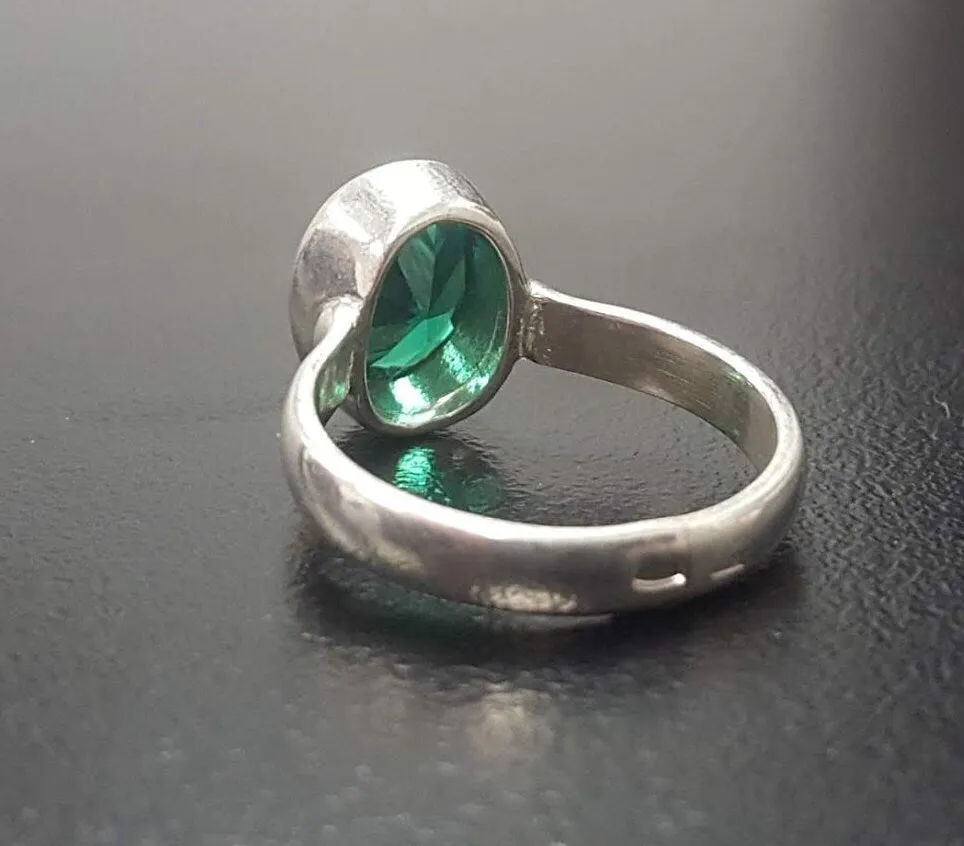 Solitaire Emerald Ring - Green Oval Ring - Vintage Bezel Ring