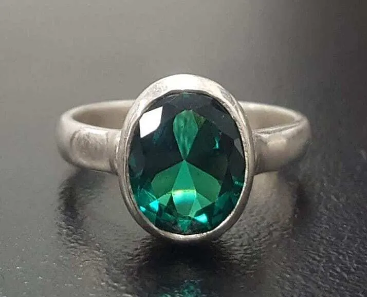 Solitaire Emerald Ring - Green Oval Ring - Vintage Bezel Ring