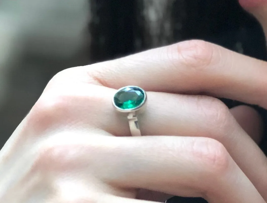 Solitaire Emerald Ring - Green Oval Ring - Vintage Bezel Ring