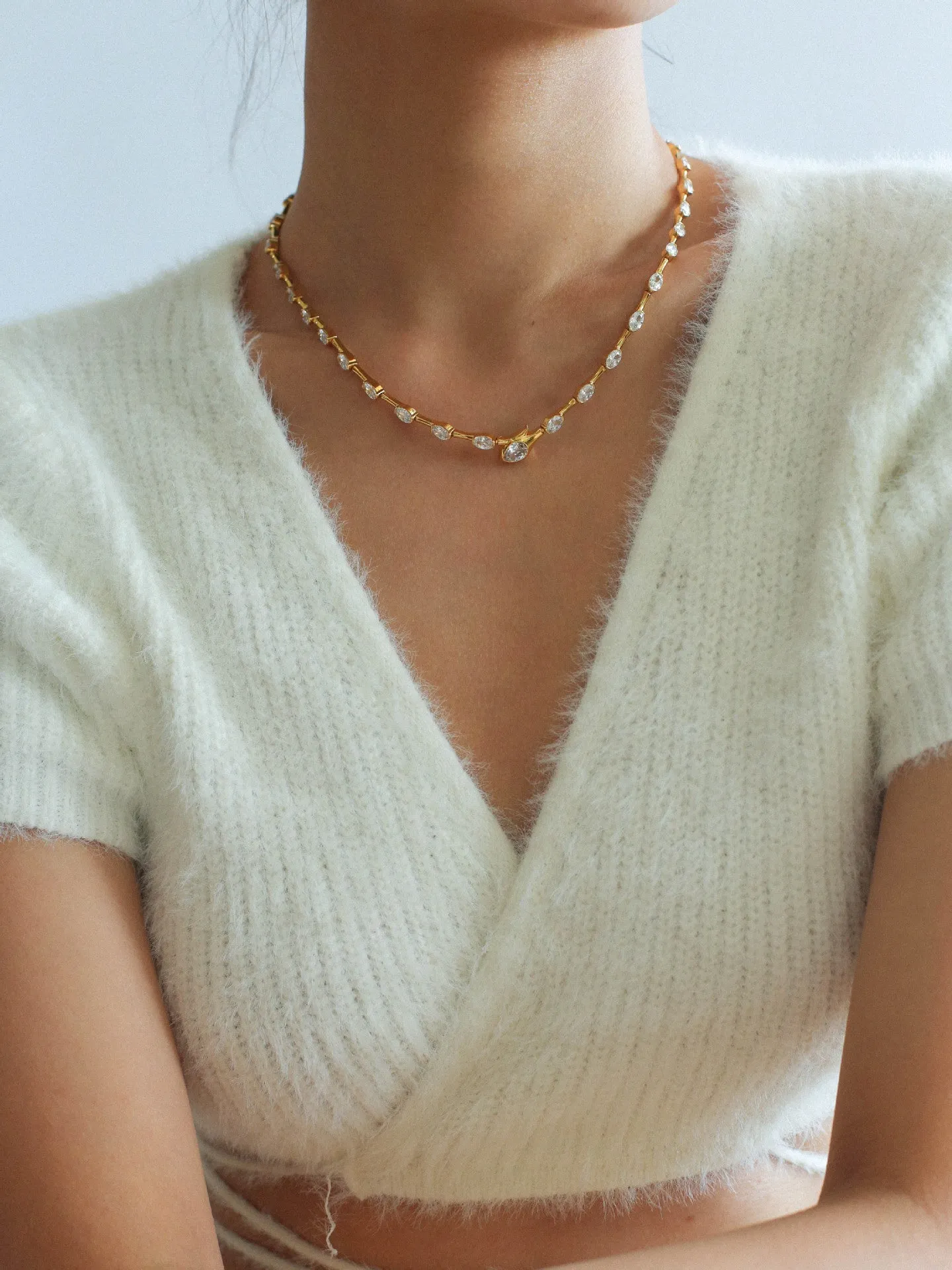 Versatile Zircon-Embellished Choker Necklace