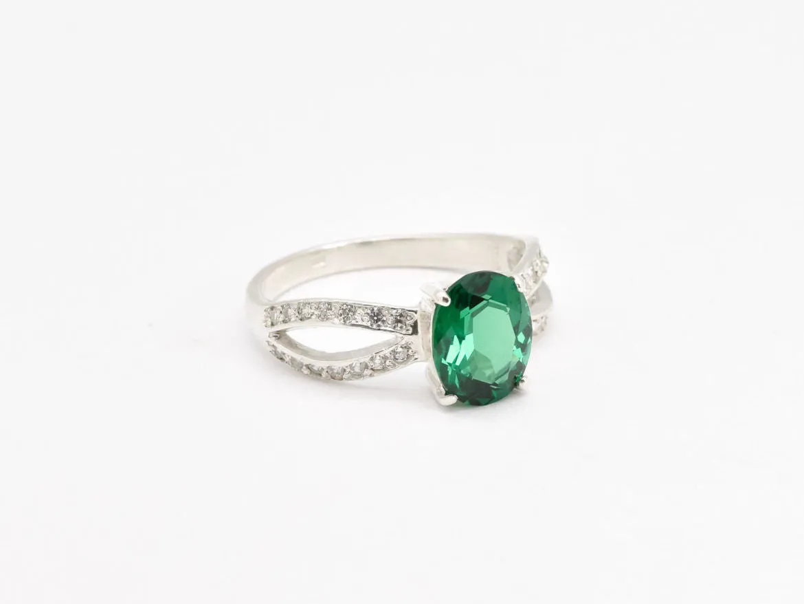Vintage Emerald Ring - Green Gemstone Ring - Silver Split Pave Band