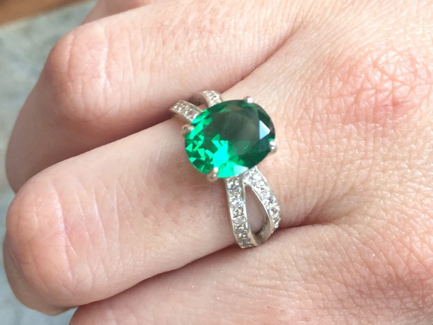 Vintage Emerald Ring - Green Gemstone Ring - Silver Split Pave Band